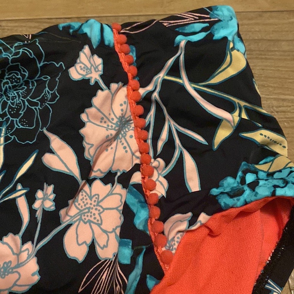 Swimsuit - Picture 2 of 4